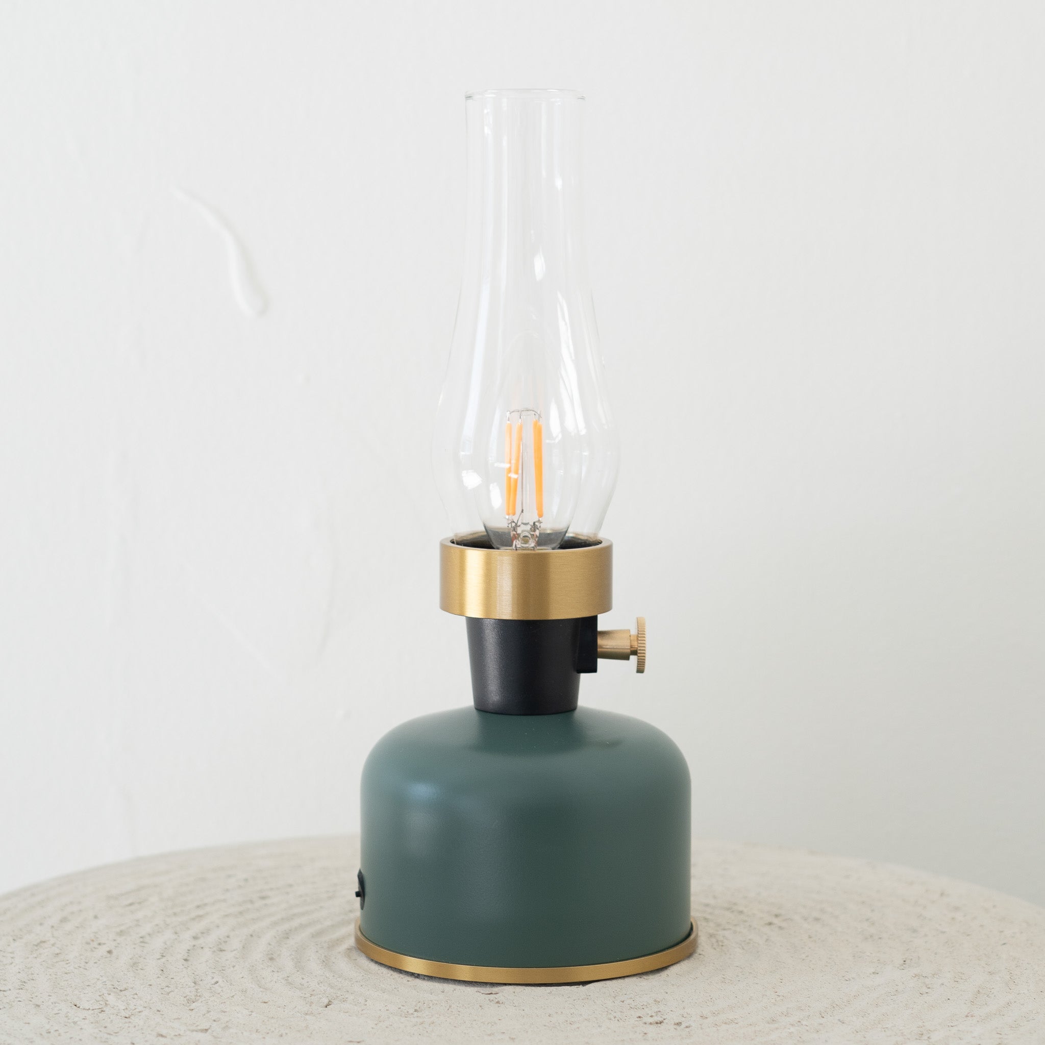 Lantern Portable Lamp with Chimney