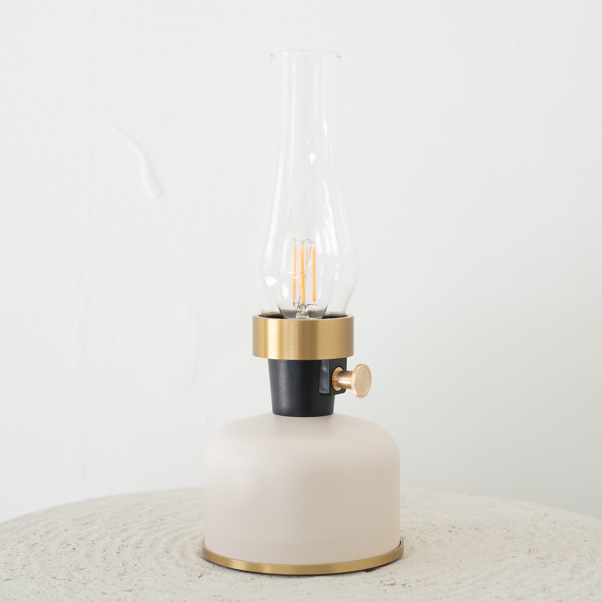 Lantern Portable Lamp with Chimney